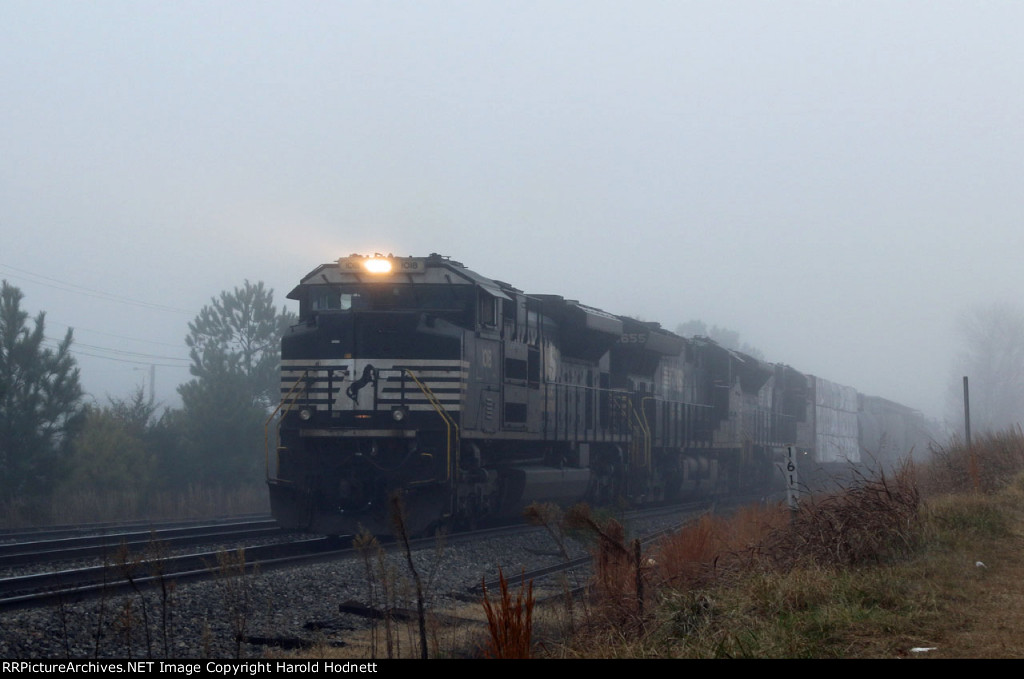 NS 1018 leads train 350 past the Fairgrounds